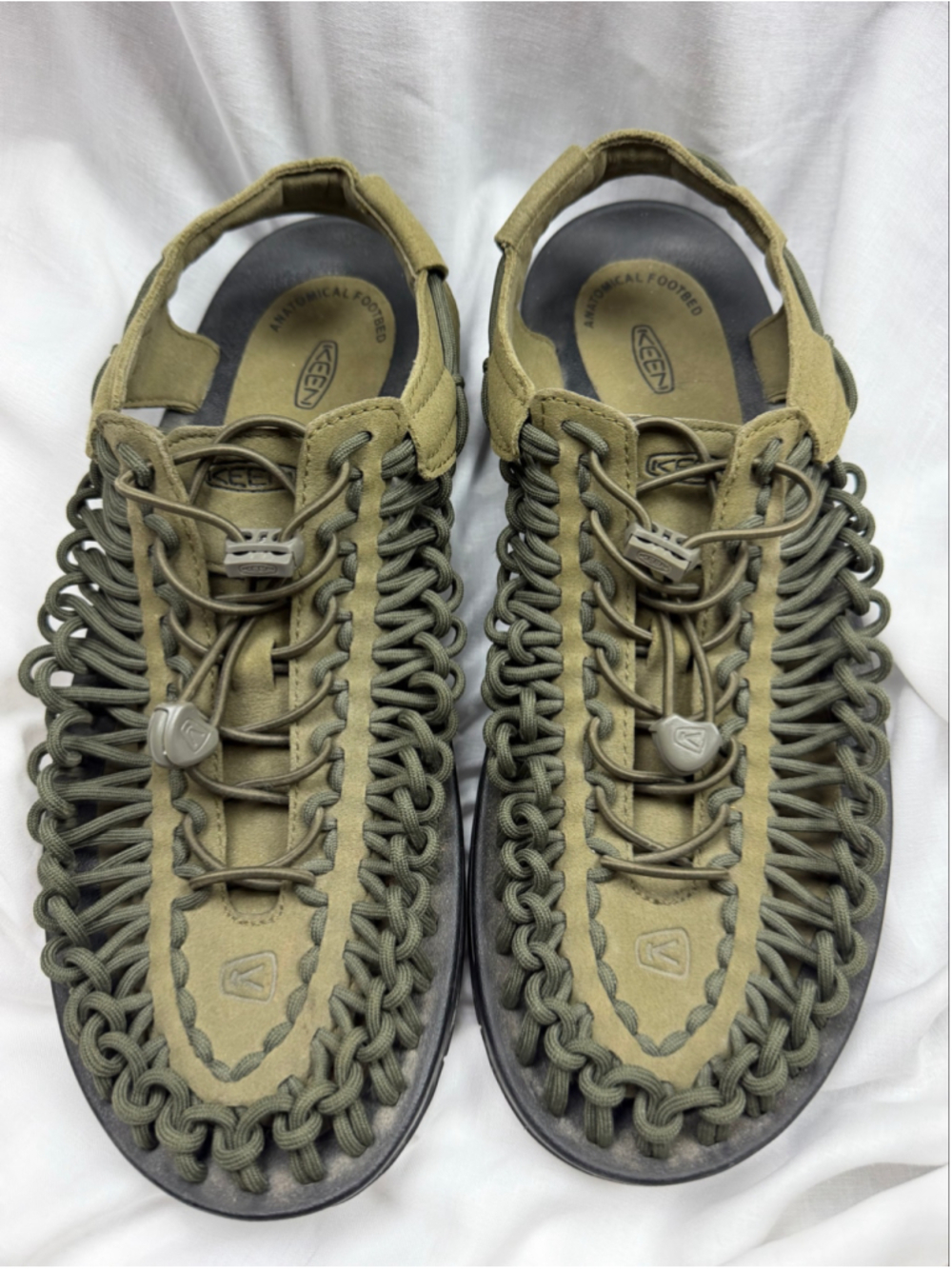 KEEN UNEEK Olive Green Bungee Cord Sandals 10.5 Water Outdoor Shoes Hiking